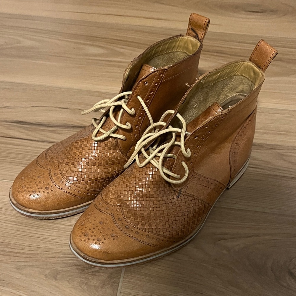 Leather shoes W7
